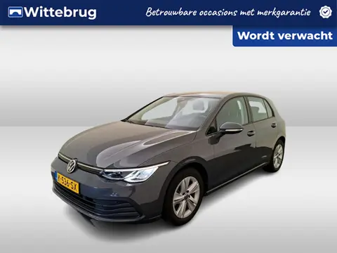Volkswagen Golf 1.0 eTSI Life / AUTOMAAT/ CRUISE/ STOELVERWARMING/ KEYLESS/ DIGITAL DASH/ NAVI/ 16''