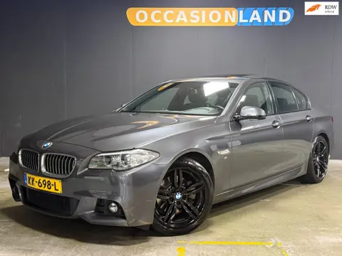 BMW 5-serie 520i M Sport Edition High Executive|KANTELDAK|LED|PDC|TREKHAAK|LEDER|MEMORY|CRUISE|STOEL