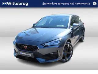 CUPRA Leon 1.4 e-Hybrid 204pk Performance DSG Automaat / Navigatie / LM 18 inch / Parkeersensoren A 