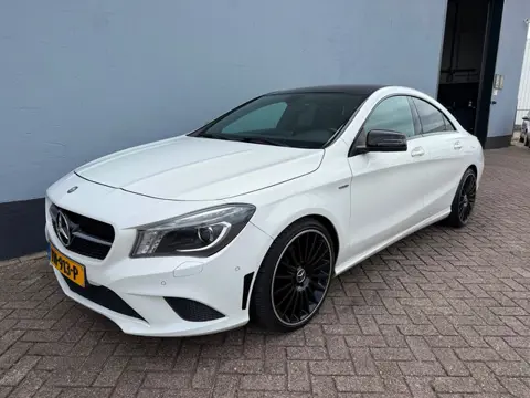 Mercedes-Benz CLA-klasse 180 Edition 1 - Panorama Dak