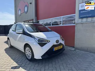 Toyota Aygo 1.0 VVT-i x-play cabrio, Carplay, Camera, Bluetooth, Navigatie, NAP, 1e eig en Dealer on
