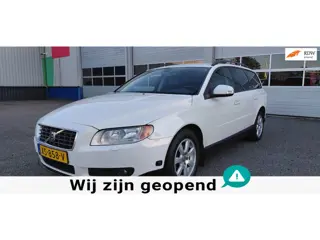Volvo V70 2.0 Kinetic Automaat, schitterend mooie , frisse auto met maar 236876 km. Recent grote beu