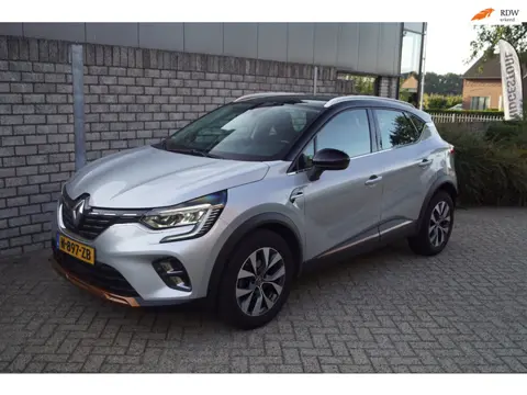 Renault Captur 1.3 TCe 130 Intens Autom Navi Apple Carplay Camera Sportst Stoelverw Clima Cruise LED