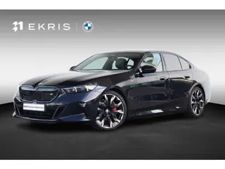 BMW i5 M60 xDrive 84 kWh | SoH 100% | M-Sportpakket Pro | Bowers & Wilkins | Panorama Dak | Driving 