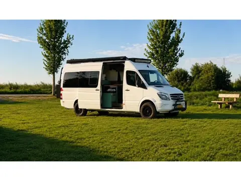 Mercedes-Benz Sprinter Camper – Unieke Custom Build – Zeer compleet – Offroad uitvoering