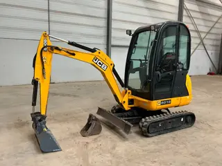 JCB 8018 (bj 2017)