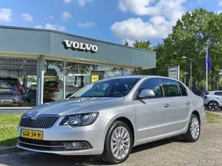 Škoda Superb 1.8 TSI 160PK Automaat Active Business | Xenon | Trekhaak | Elektr. Stoel | Stoelverwar