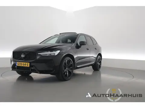 Volvo XC60 2.0 T6 Plug-in hybrid AWD Ultimate Black Edition | Rijklaar!! | Pano | Adapt. Cruise | Me