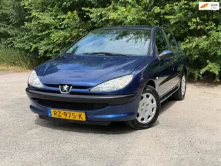 Peugeot 206 1.4-16V Gentry Premium | APK 11-01-2027 + Airco Nu € 999,- !!!