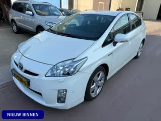 Toyota Prius 1.8 Dynamic Business Leder + Navigatie NAP Uitstekende auto met dealer onderhoud. Boekj