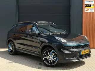 Lynk & Co 01 1.5|BTW&NL Auto|1e Eigenaar|Pano|Memory Stoelen|Infinity|Zwarte Hemel|Stoelverwarming|A
