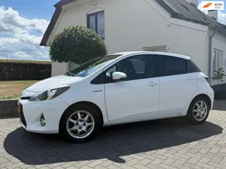 Toyota Yaris 1.5 Full Hybrid / Bj:2013 / Automaat / Camera