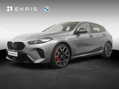 BMW 1-serie 120 | M-Sport Pro | Harman Kardon | Adaptive Cruise | Trekhaak | Comfort Access |