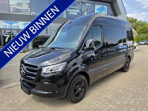 Mercedes-Benz Sprinter 315 CDI L2-H2 RWD Black * 3,5t Trekgewicht * LED * MBUX * Trekhaak *
