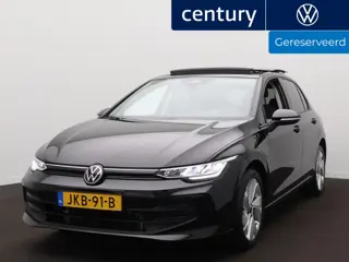 Volkswagen Golf 1.5 eHybrid Life Edition | Panodak | Zwenkbare trekhaak | Camera | Side-Assist | ACC