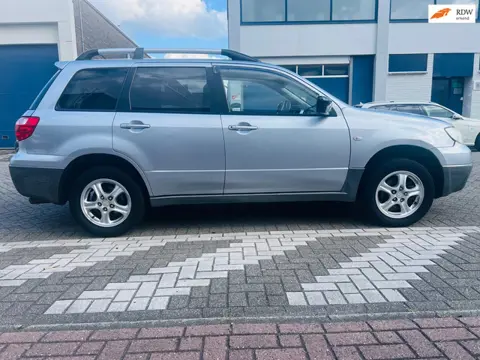 Mitsubishi Outlander Sport 2.0 Invite+