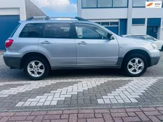 Mitsubishi Outlander Sport 2.0 Invite+