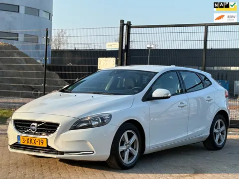Volvo V40 1.6 D2 Kinetic Business|NAVI|PSENSOR|TREKHAAK|CRUISE|AIRCO