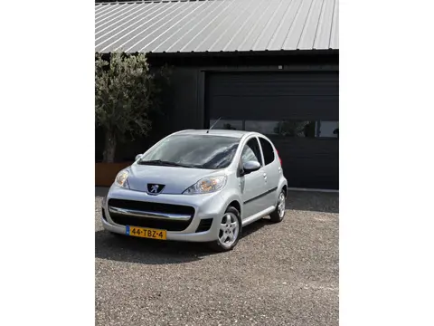 Peugeot 107 1.0-12V Black & Silver AIRCO ELEK. RAMEN