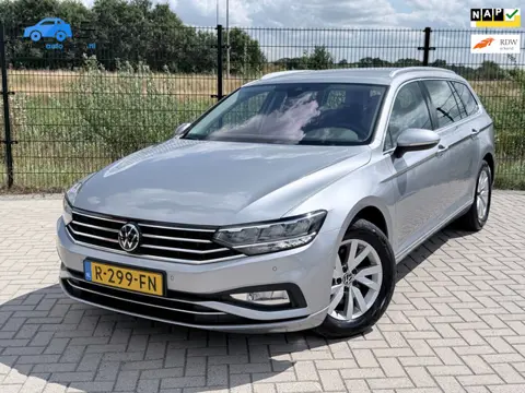 Volkswagen Passat Variant 1.5 TSI Business | Carplay | PDC | Camera |