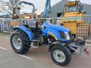 New Holland Boomer 3045 compact trekker tractor (bj 2009)