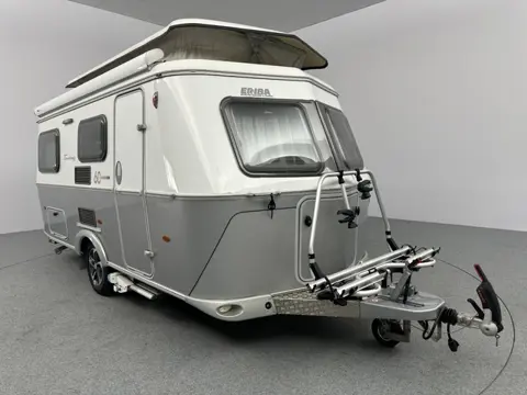 Eriba Touring Troll 542 60 Edition Enkele bedden Mover