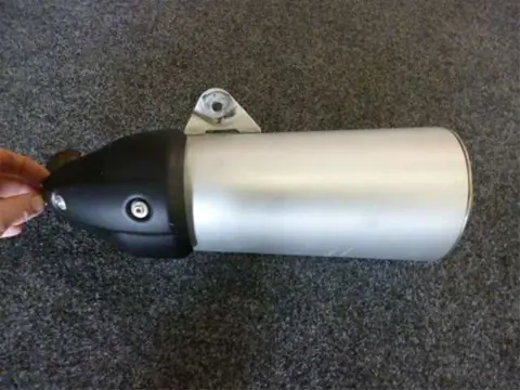 UITLAAT Ducati monster 1100 2010 - 2010