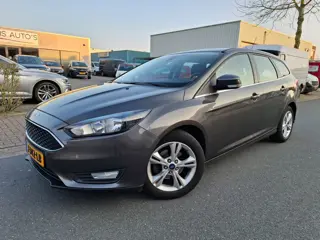Ford Focus Wagon 1.0 Titanium Edition CLIMA/STOELVERWARMING/TREKHAAK!
