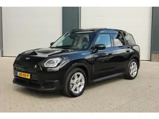 Mini Countryman SE ALL4 Favoured M 66.5 kWh Pano Keyless Trekhaak Head-Up