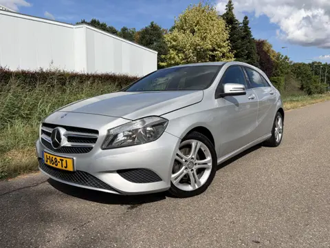 Mercedes-Benz A-Klasse 180 Prestige / URBAN PAKKET / NAVI / AIRCO / STOELVERWARMING / 150dkm!