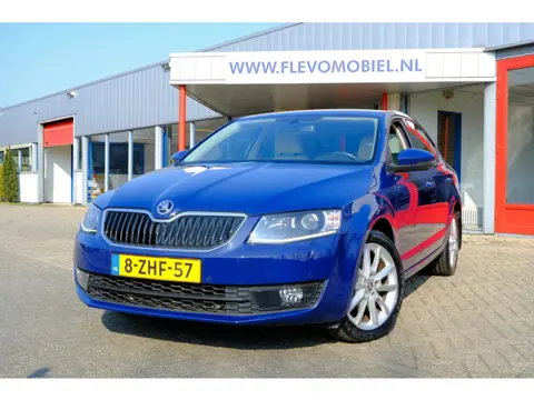 Skoda Octavia 1.4 TSI Greentech Elegance Businessline Aut. Navi|Leder-Alcantara|Clima|Stoelverw|Xeno