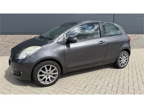 Toyota Yaris 1.3 VVTi Sol MMT AIRCO / Slechts 72.000 km !!!!