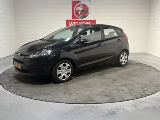 Ford Fiesta 1.25 Champion, Lage km stand, Airco, Prijs incl. nwe apk, beurt 3 mnd garantie, Trekhaak