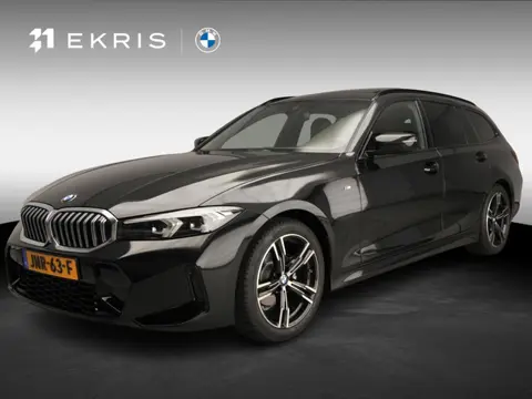 BMW 3 Serie Touring 318i | M-Sportpakket | LED | Leder | Navigatie | Panoramadak | Trekhaak | Sports