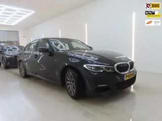 BMW 3-serie 318i Business Edition Plus M sport+Led+Volleder+Schaal-stoelen+schuifdak+Navi+parking-Pa