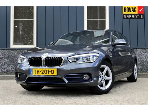 BMW 1-serie 118i Sport-Line Rijklaarprijs-Garantie Leder sport interieur Navigatie Led Airco