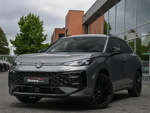 Volkswagen T-Roc 1.5 eTsi R-Line 150pk Pano Trekhaak Keyless Camera Stoel/Stuur verwarmd