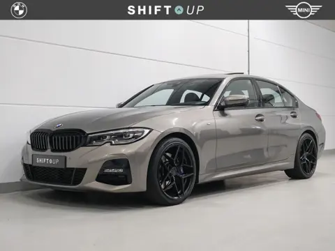 BMW 3-serie 320i M-Sport | Schuifdak | Head Up (bj 2020)