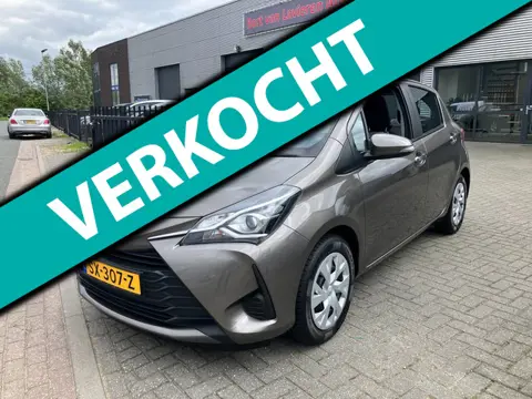 Toyota Yaris 1.0 VVT-i Energy NAVI / CAMERA / CRUISE C. / NED. AUTO