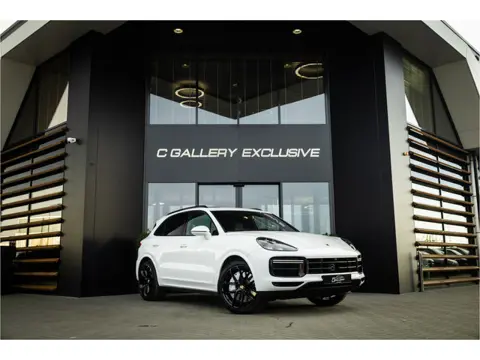 Porsche Cayenne 4.0 Turbo - Origineel NL | Sport Chrhono + | Luchtvering | Elek. Trekhaak