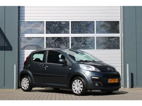 Peugeot 107 1.0 Active 5-Deurs Airco/Elek.Ramen/C.V./RadioCD.AUX/LED/Toerenteller/Isofix/APK:09-01-2