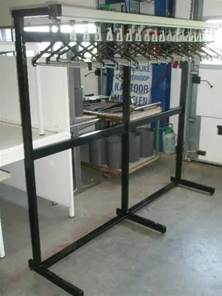 1x Garderobe standaard B201cm.