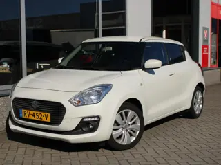 Suzuki Swift 1.2 Select Airconditioning, Stoelverwarming, Parkeercamera, Lichtmetalen velgen.
