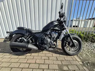 Honda Rebel 500 uit 2025, nagenoeg nieuwe chopper