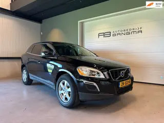 Volvo XC60 2.0T AUTOMAAT SUMMUM-uitv|TREKHAAK|CLIMA AIRCO|LM-VELGEN|NAVIGATIE|CRUISE CONTROL|Bi-XENO