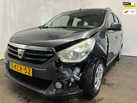 Dacia Lodgy 1.2 TCe Lauréate 7p.- Frontschade