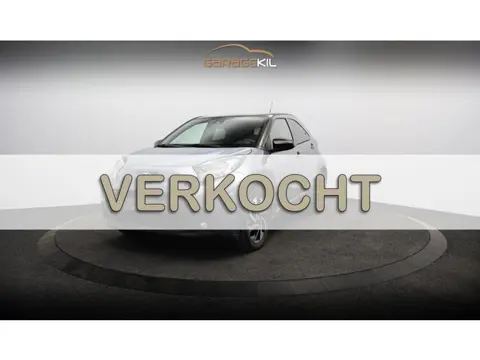 Toyota Aygo X 1.0 VVT-i MT Pulse Dealer onderh. / Two-Tone / Airco / Carplay / DAB / Camera