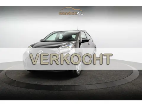 Toyota Aygo X 1.0 VVT-i MT Play Dealeronderh. / Smartphone Integratie / DAB radio / Achteruitrijcame