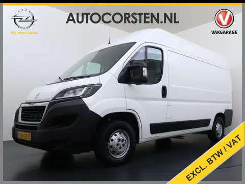 Peugeot Boxer 330 2.2HDi 141PK L2H2 3-Persoons Euro 6 Trekhaak Camera Airco Navi Cruise Control Pdc 