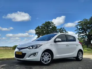Hyundai i20 1.2i i-Deal (bj 2013)